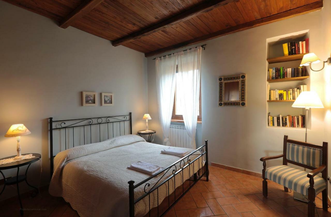 Maison d'hôtes Ai due Cedri à Capranica Extérieur photo